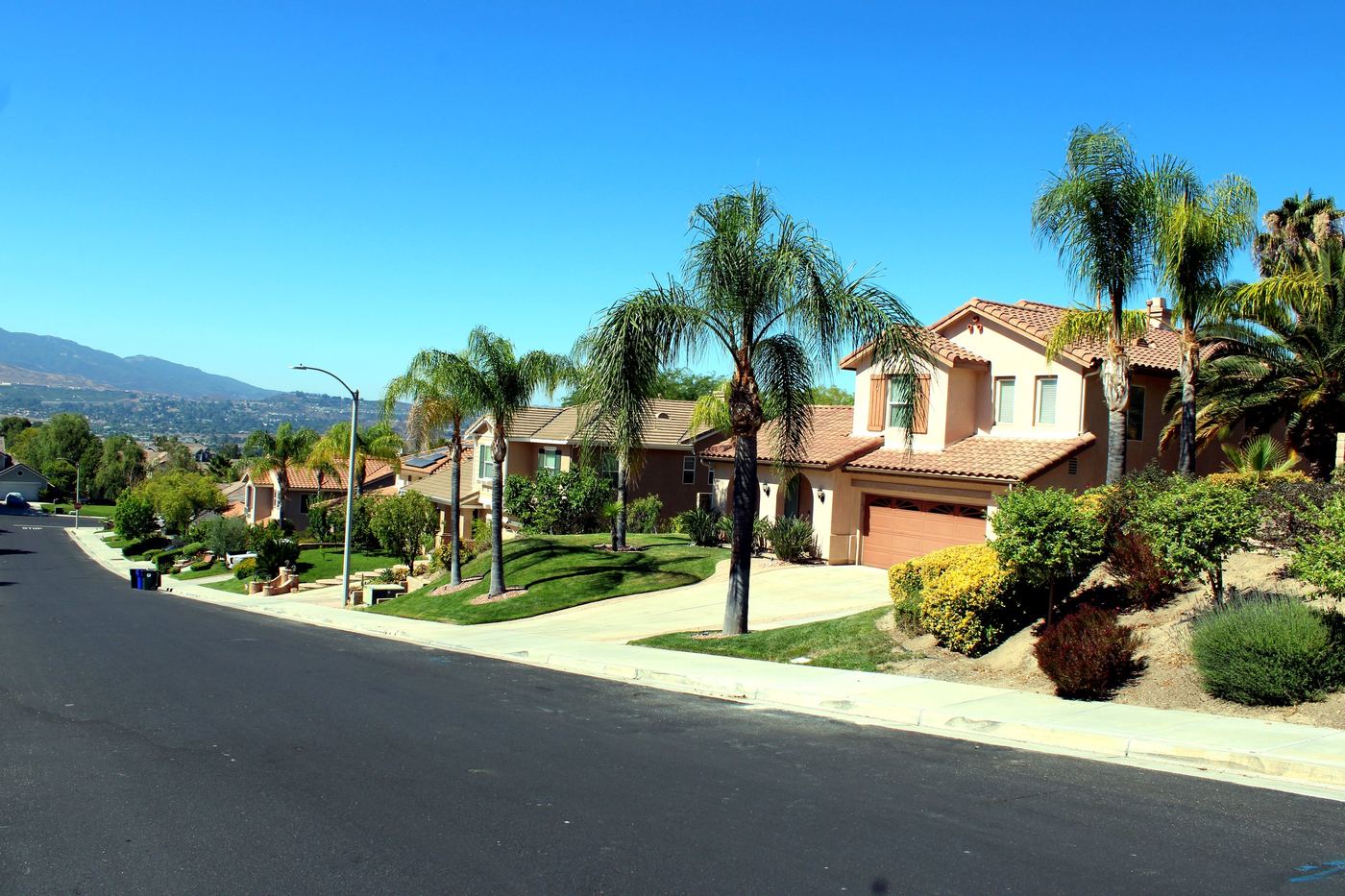 Two-story home with mountain views in a Canyon Country neighborhood, Santa Clarita