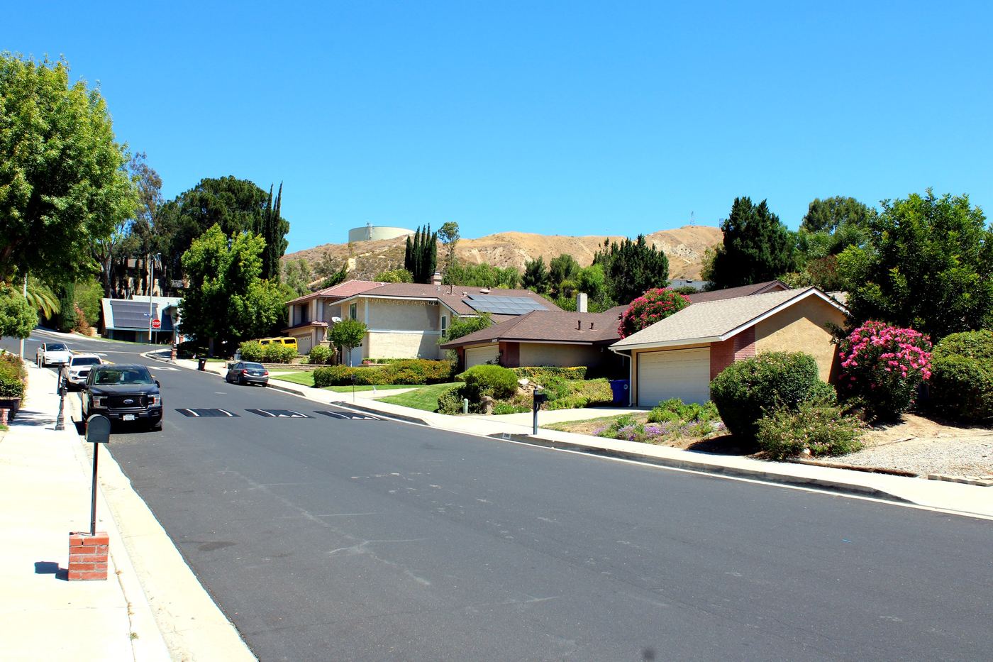 Attractive two-story homes on a tree-lined residential street in Saugus, Santa Clarita