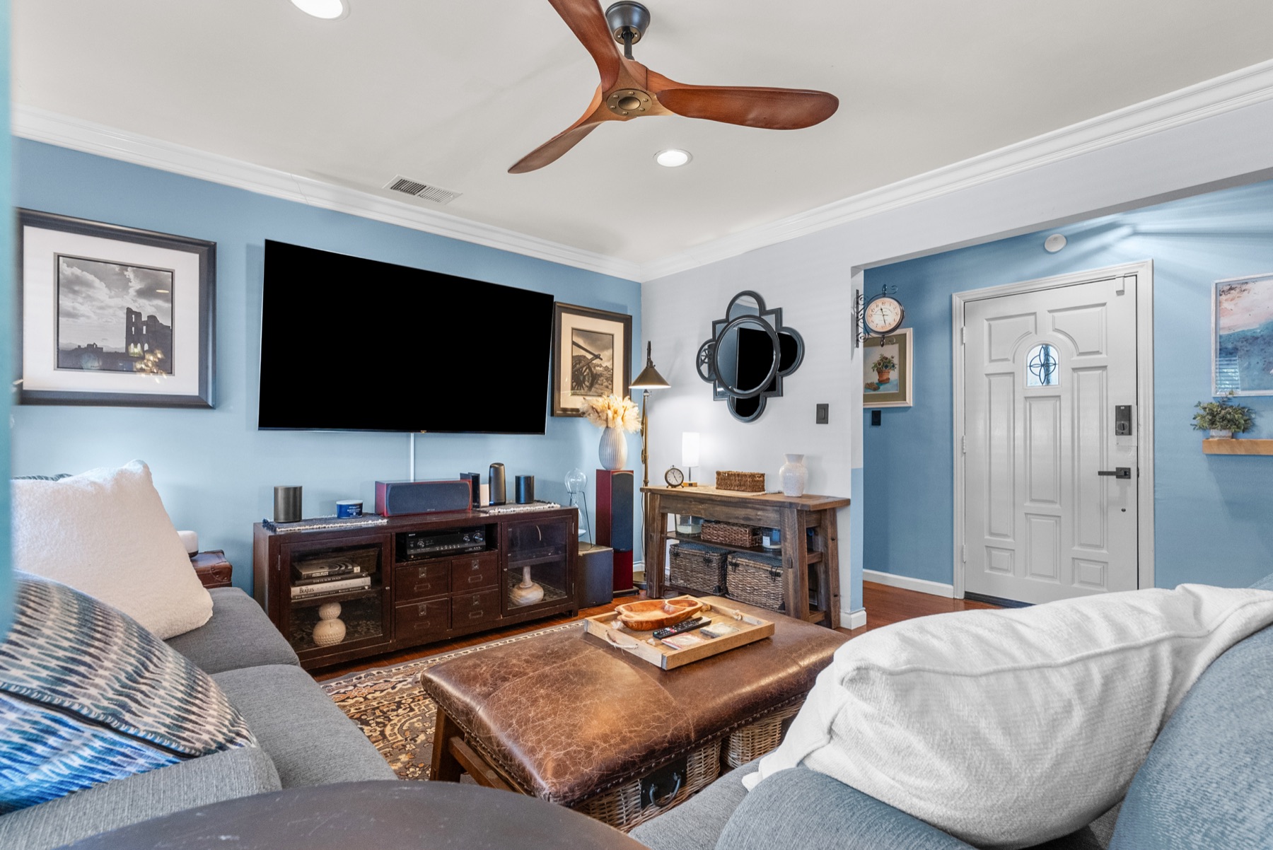 10957 McLennan Ave, Granada Hills, photo 12