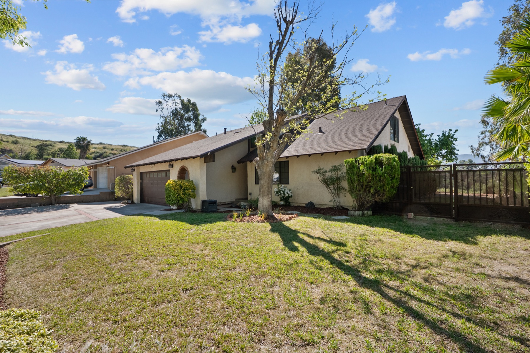 18826 Cabral St, Canyon Country, photo 2