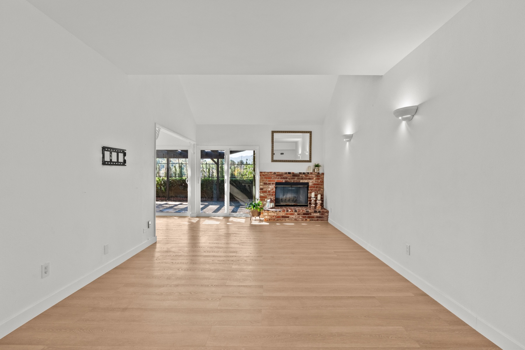 18826 Cabral St, Canyon Country, photo 8