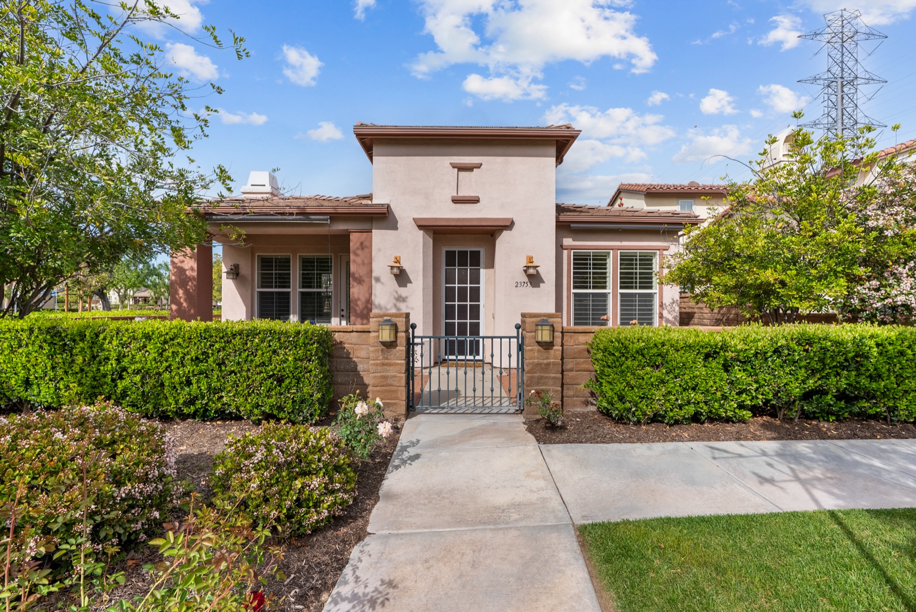 23753 Maple Leaf Ct, Valencia
