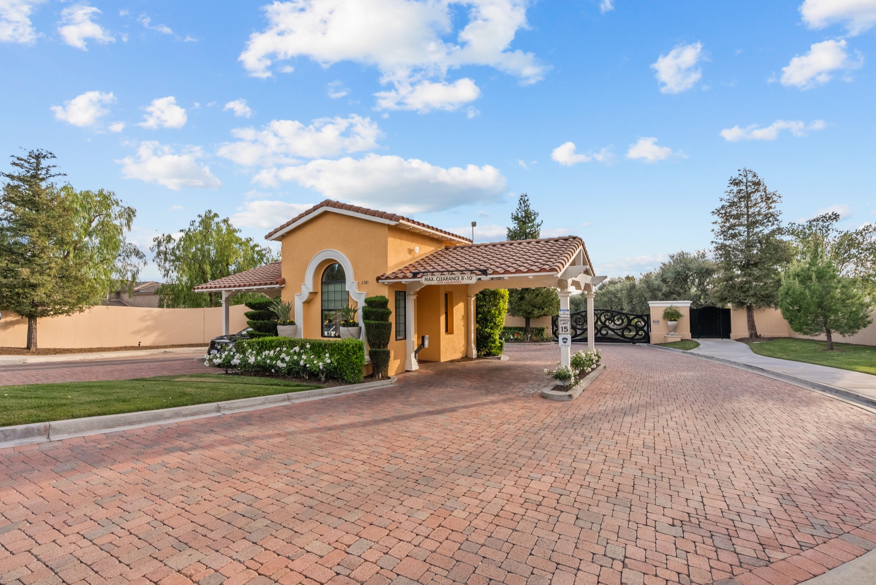 23753 Maple Leaf Ct, Valencia, photo 18