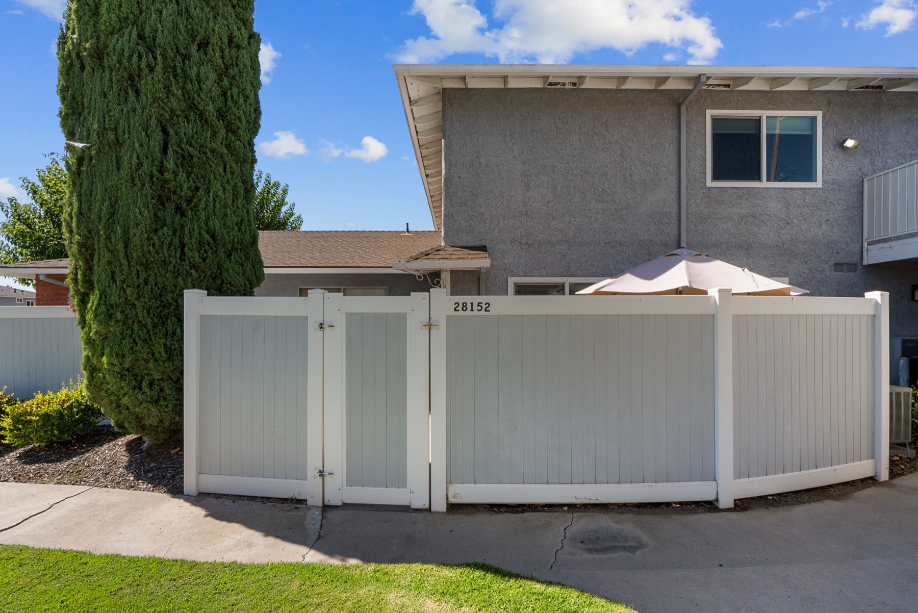 28152 Robin Ave, Saugus, photo 2