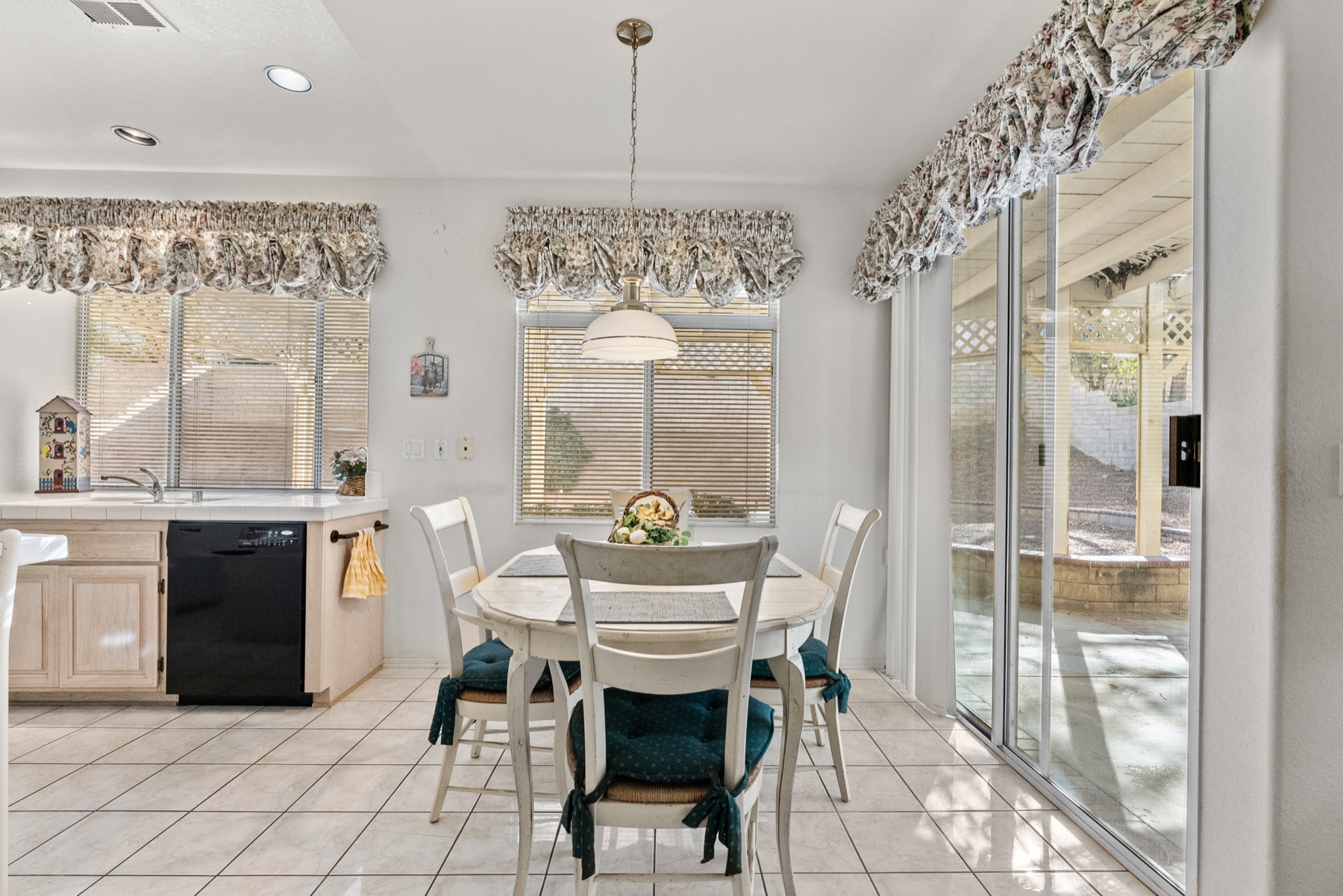 3310 Genoa Pl, Palmdale, photo 18